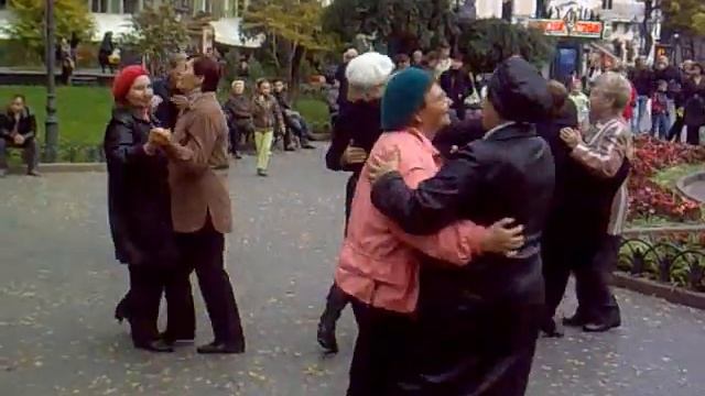 Одесса. (Odessa) Городской сад.А. Хачатурян Вальс смотреть онлайн