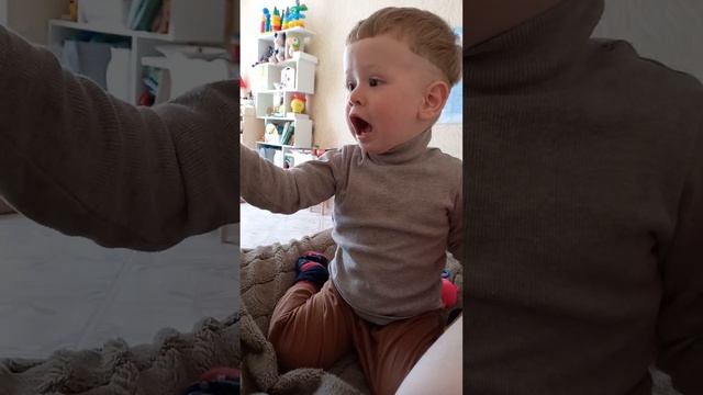 Полтора года Саше. Ролевая игра с черепахой)) смотреть онлайн