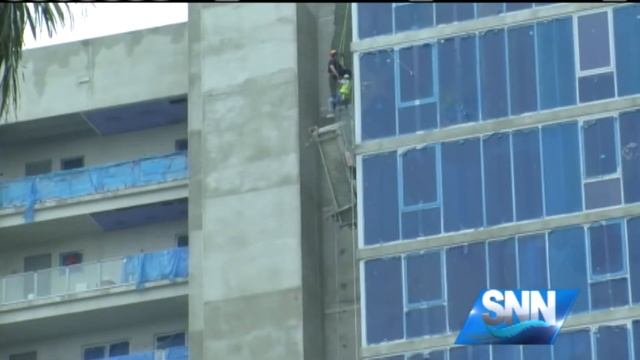 SNN: Construction worker recovering after daring rescue смотреть онлайн