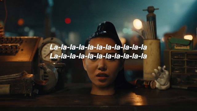 [Traduction Française] Bella Poarch - Build A Bitch