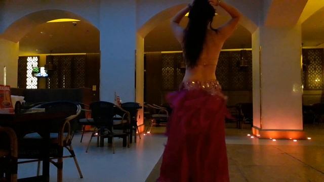 Tablo solo Aziza belly dancer Oman зажигательный танец на ваш праздник Краснодар смотреть онлайн