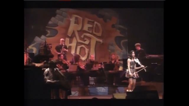 VANESSA MAE - Toccata & Fugue. June 30th 1995 at London's Royal Albert Hall (HD). смотреть онлайн