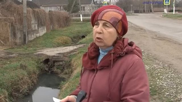 В ливневых канавах текут канализационные воды. смотреть онлайн