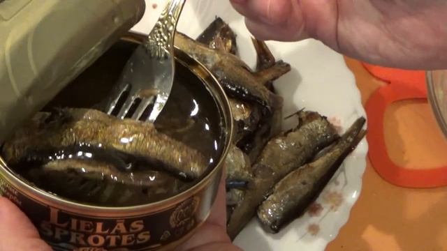Как выбрать вкусные шпроты и что из них приготовить. смотреть онлайн
