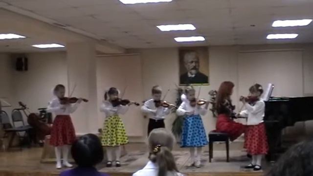 Ансамбль скрипачей 1 класса. смотреть онлайн