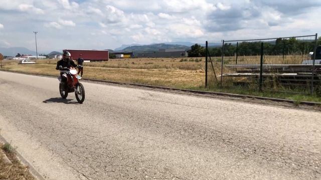 UN RASSEMBLEMENT QUI FINI MAL?? смотреть онлайн