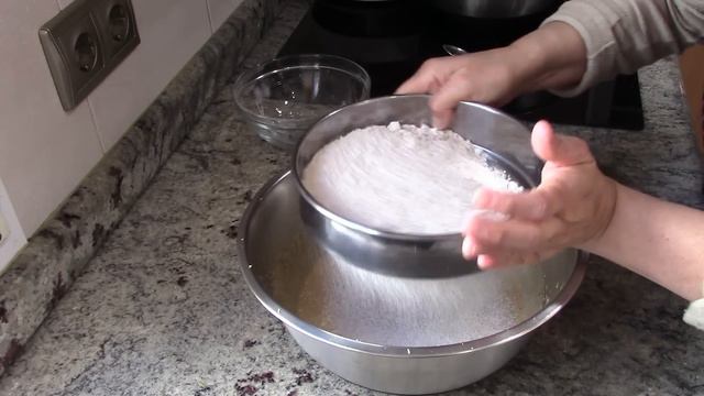 Bizcocho esponjoso de yogur con harina integral смотреть онлайн