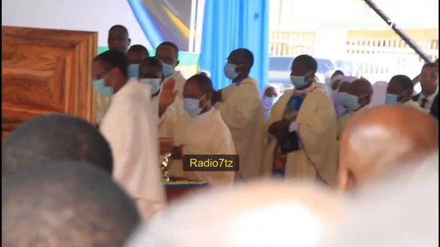 TAZAMA WALICHOKIFANYA DIAMOND PAMOJA NA HARMONIZE KWENYE KUAGA MWILI WA DR JOHN POMBE MAGUFULI LEO смотреть онлайн