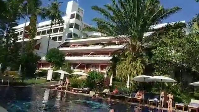 Бассейн отеля "BEST WESTERN RESORT PHUKET OCEAN RESORT" Таиланд.25.02.108 смотреть онлайн