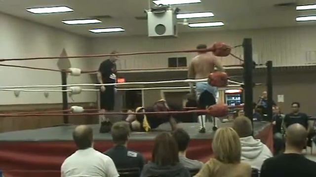 William Saint vs Big Jess Yougblood.wmv смотреть онлайн
