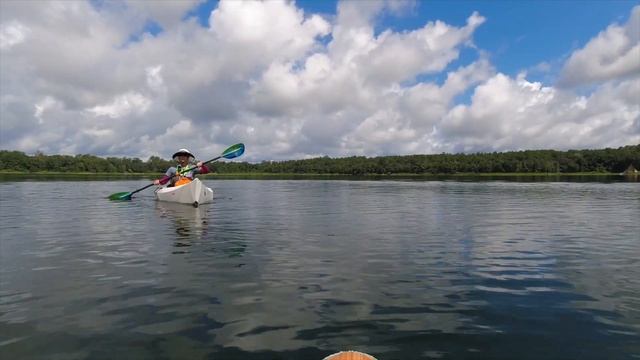 NEW Oru Kayak Lake Review (Unboxing, Unfolding & Test Paddle) смотреть онлайн