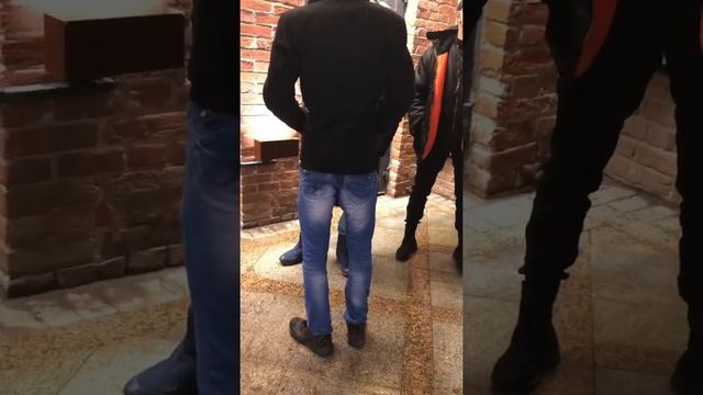 Moscow. Фейсконтроль в клубе. Лютые охранники смотреть онлайн