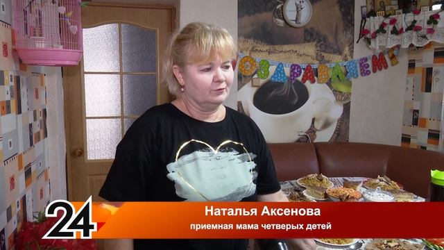 Мы побывали в гостях у многодетной семьи Аксеновых. Они родители восьмерых детей. смотреть онлайн