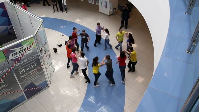 INTERNATIONAL RUEDA DE CASINO MULTI FLASH MOB DAY смотреть онлайн