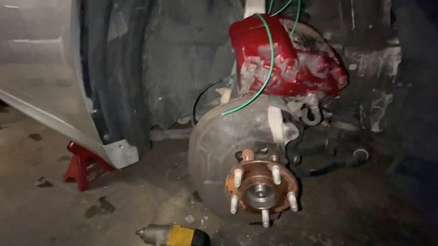 Upper control arm & wheel hub replacement Infiniti G37 & Q50. смотреть онлайн