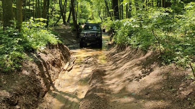Ford Excursion + Raptor Shocks + Super Duty Axles смотреть онлайн