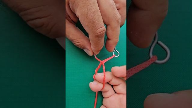 Improved Clinch fishing knot - the easiest way how to tie hook to fishing line - video tutorial смотреть онлайн