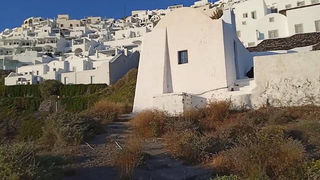Between Imeroviglia and Skaros rock - Между Имеровильей и скалой Скарос смотреть онлайн
