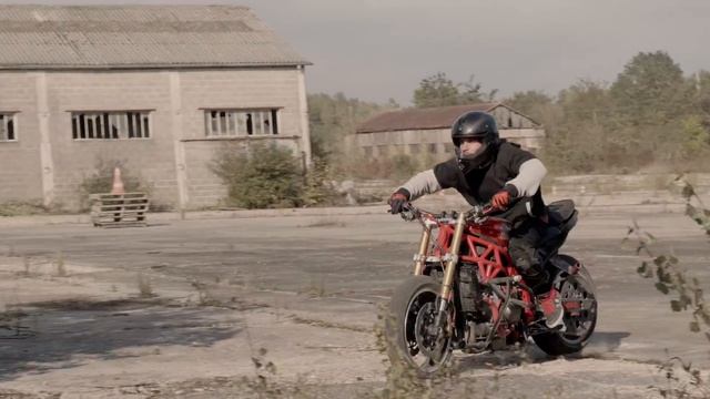 Motorcycle Gymkhana Romain Jeandrot : The Drift Rampage