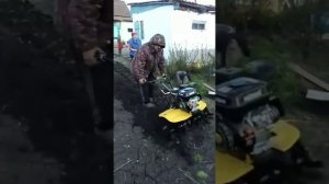 Вспашка огорода (Мотоблок Huter МК-7500/10)