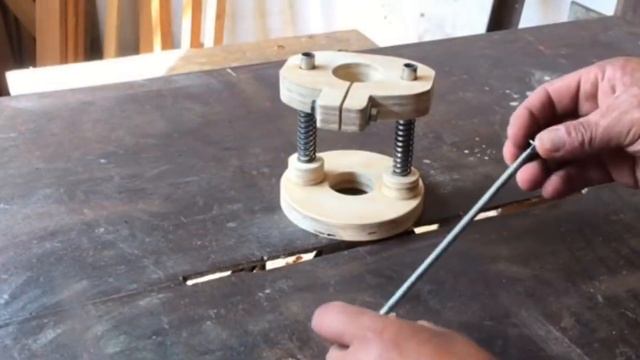 самодельный ручной фрезер из старой дрели и обрезков фанеры смотреть онлайн