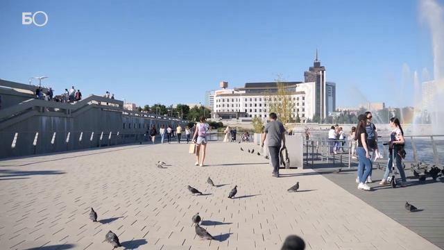 В Казани заработал самый большой фонтан на озере Кабан смотреть онлайн