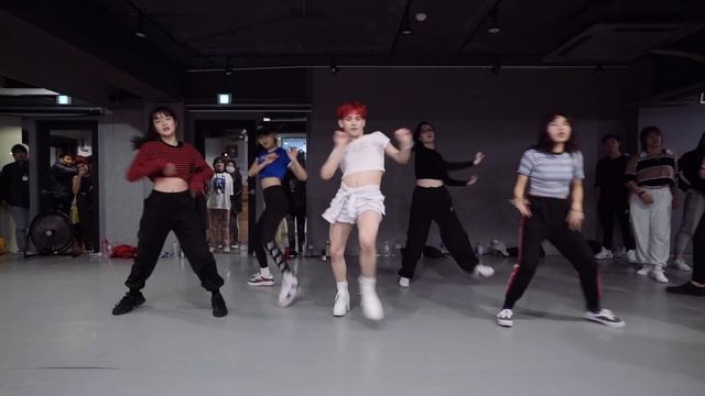 마마무(MAMAMOO) - HIP  / Minny Park X Lia Kim Choreography With MAMAMOO