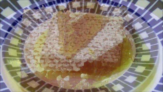 Наш сотовый мед.