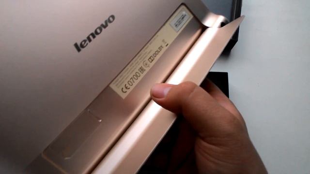 Распаковка планшета Lenovo Yoga Tablet 10HD+ смотреть онлайн