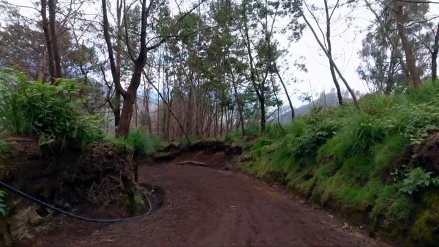 ?? Ijen Volcano and Crater / Java / Indonesia [4K Ultra HD relax video from drone and land] смотреть онлайн