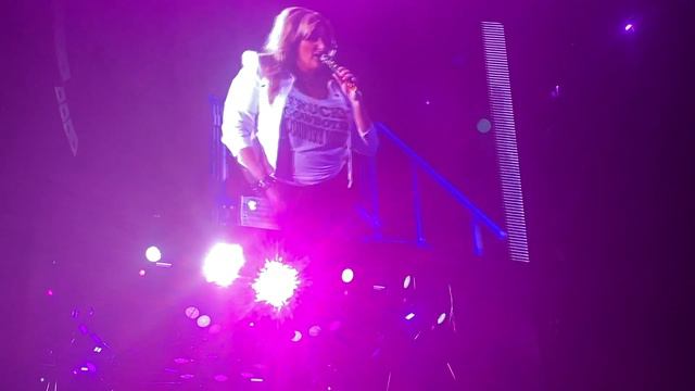 Trisha Yearwood In Birmingham “She’s In Love With The Boy” 6/04/22