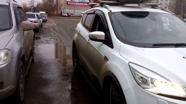 Автопарковка вид снаружи, Ford Kuga 2 смотреть онлайн