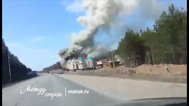 Под Нижним Тагилом горит трехэтажное незаконно работавшее кафе «Девичья башня» смотреть онлайн