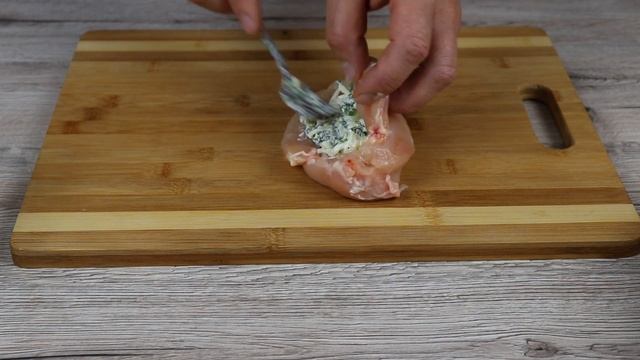 Куриные грудки с сыром в беконе смотреть онлайн