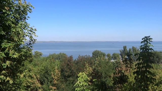 Вид на таганрогский залив. Пешеходная прогулка по городу. смотреть онлайн