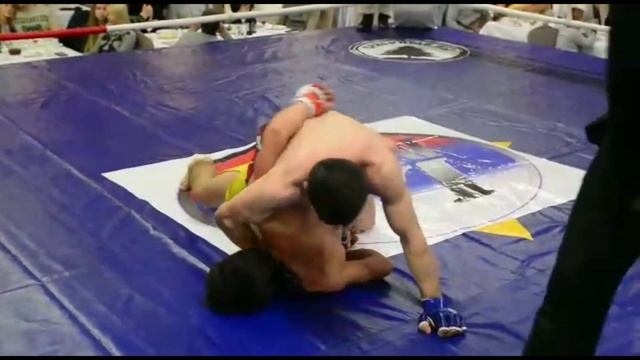 ШОК !!! УЗБЕК ЗАДУШИЛ 1 РАУНД смотреть онлайн