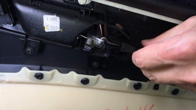 Снятие карты передней двери Passat NMS.mp4