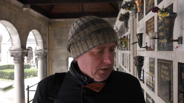 Париж, кладбище Пер-Лашез, у захоронения Нестора Махно смотреть онлайн