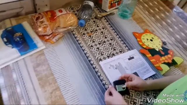 Обаяшка ребенок разукрашивает деревянные часы. DIY смотреть онлайн