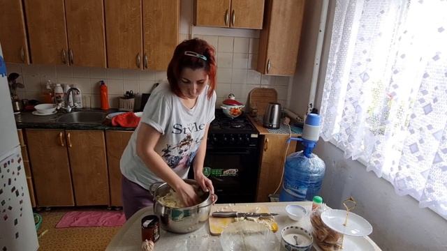 Тружусь как Пчёлка ?Весь День на Ногах ?Что решила приготовить? болтаем с Дочей ? смотреть онлайн