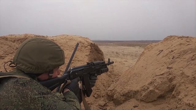 Боевое слаживание мотострелковых подразделений #ЗВО на полигоне Мулино смотреть онлайн