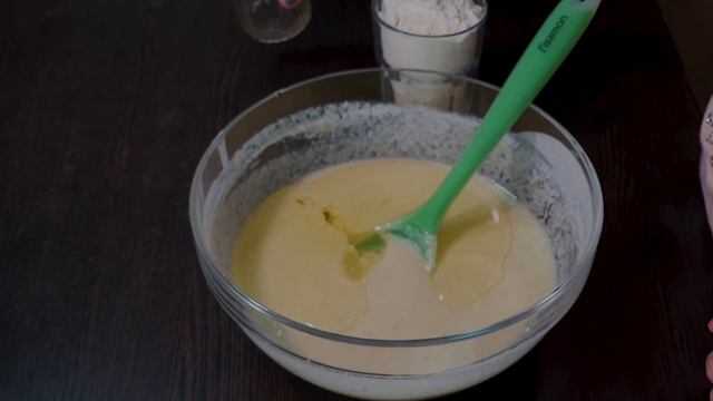 Пироги с яблоком и корицей