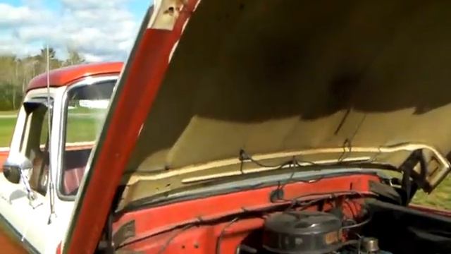 Original 1966 Ford F100 at car show смотреть онлайн