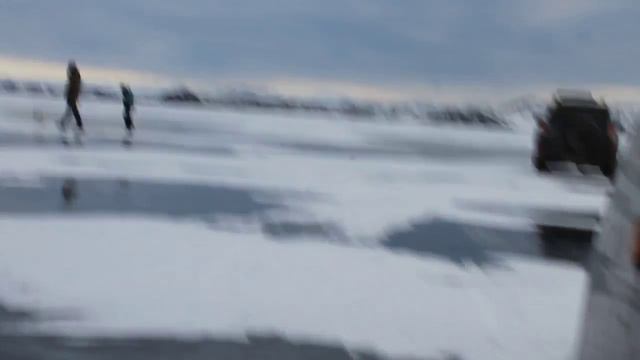 Страшно, по льду Байкала!!! смотреть онлайн