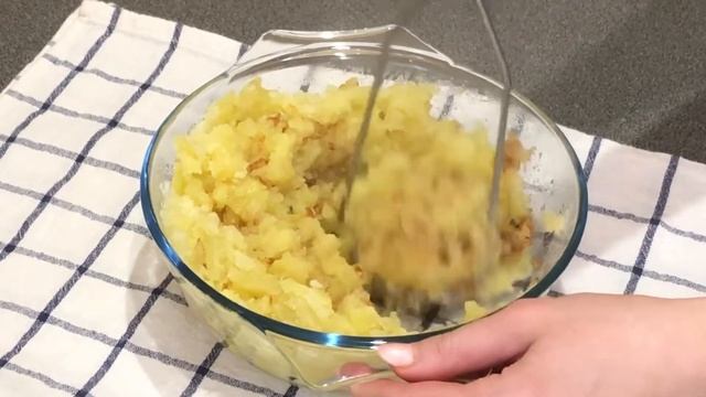 Пирожки с картошкой и сосиской смотреть онлайн