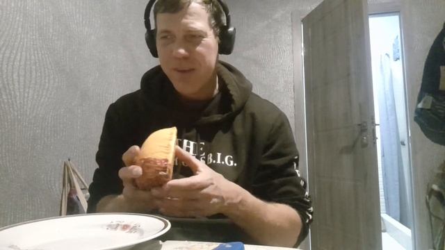 13.11.23, 22:11. Готовлюсь слушать Свою песню, которую Я записывал в студии. смотреть онлайн