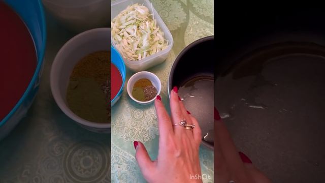 Капуста с овощами в томатном соке в мультиварке скороварке смотреть онлайн