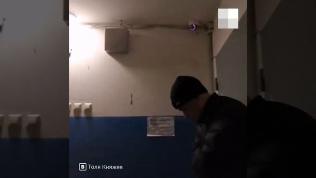 В квартиру многодетной семьи врываются люди | 72.RU смотреть онлайн
