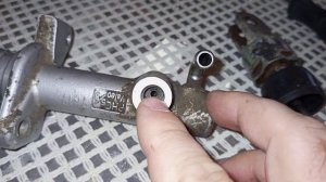 Как разобрать главный цилиндр сцепления Шевроле Лачетти. Простой способ