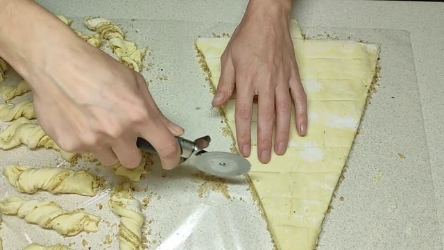 ЕЛОЧКА из слоеного теста смотреть онлайн